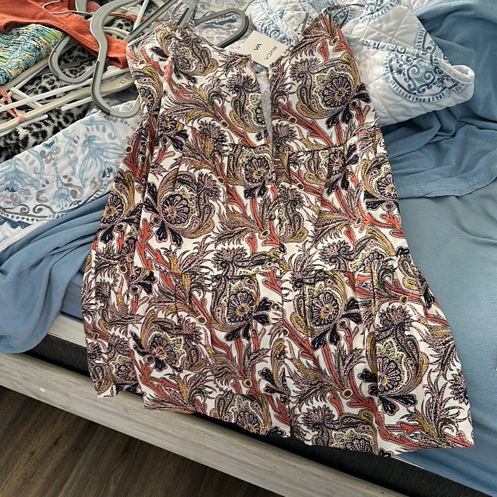 Brand new RV CA dress